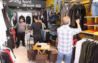 Giyim mağazalarında bayram hareketliliği başladı