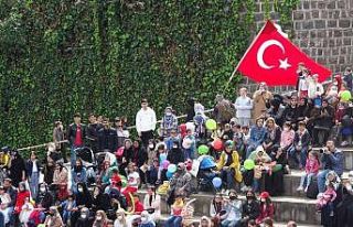 Göçmen ve sığınmacı çocuklar, 23 Nisan’ı...