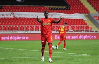 Göztepe’de Ndiaye Çin yolcusu