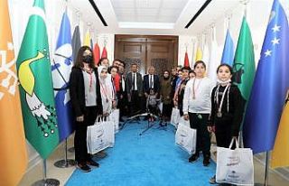 Güder, başarılı sporcularla buluştu