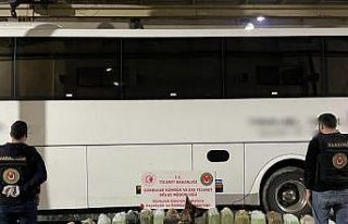 Gürbulak’ta yolcu otobüsünün yakıt deposunda...