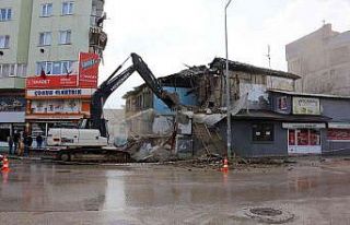 Gürsu’da metruk binalar yıkılıyor