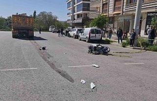 Hafriyat kamyonun altında kalan motosiklet sürücüsü...