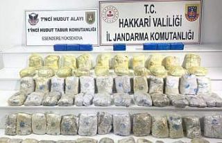 Hakkari’de zehir tacirlerine darbe: 127 kilogram...
