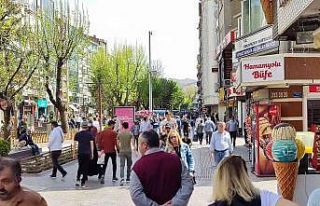 Hamamyolu Caddesi’nde bayram yoğunluğu başladı