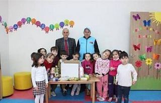 Harçlıklarını biriktiren çocuklar ihtiyaç sahiplerine...