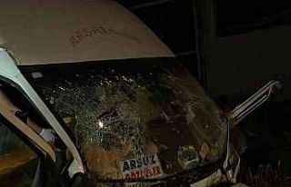 Hatay’da minibüs şarampole uçtu: 12 yaralı