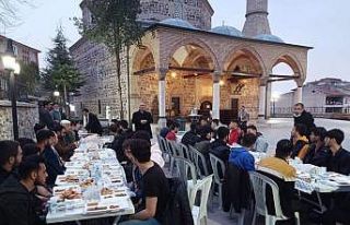 Hayırsever vatandaşlar’dan KYK öğrencileri iftar...