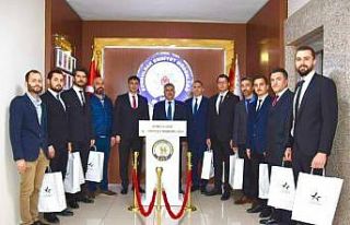 Hırsızlık suçlarını aydınlatan polisler ödüllendirildi