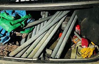 Hırsızlık şüphelisi çaldığı borularla birlikte...