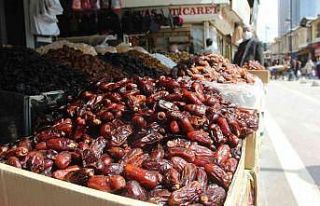 Hurmalar tezgahları renklendirdi