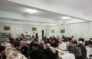 Huzurevi sakinleri ile iftar programında bir araya...
