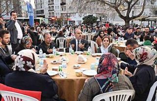 İftar sofraları Demirtaş’ta kuruldu