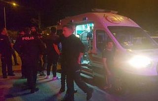 İki grup arasındaki tekmeli kavga: 1 yaralı