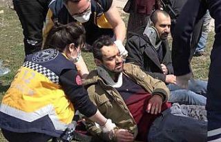 İki otomobil kafa kafaya çarpıştı: 2 ağır yaralı