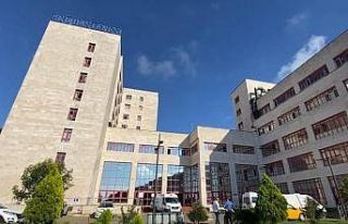 İki yaşındaki çocuk kimyasal maddeyi şeker sanıp...