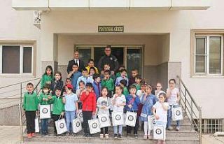 İlkokul öğrencilerinden Emniyet Müdürü Kurt’a...