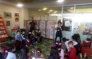 İlkokul öğrencilerine drama eğitimi verildi