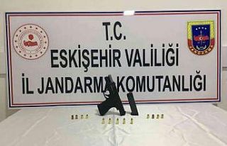 İnşaatta atış talimi yapan şahsı jandarma ekipleri...