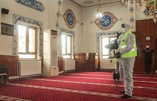 İpekyolu Belediyesi camilerin bakımını sürdürüyor