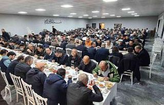 İş ve siyaset dünyası iftarda bir araya geldi