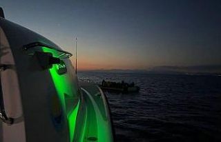 İzmir açıklarında 81 düzensiz göçmen kurtarıldı