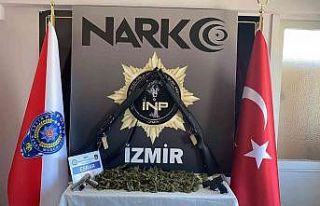 İzmir polisinde torbacılara şafak operasyonu: 19...