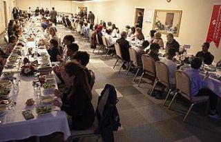 İzmir protokolü Sevgi Evleri’ndeki çocuklarla...