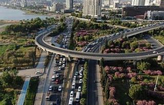 İzmir’de trafiğe kayıtlı araç sayısı arttı