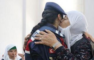 Jandarma ekipleri kadınlara KADES eğitimi