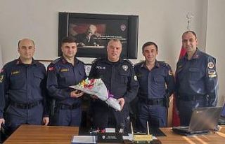 Jandarmadan emniyet teşkilatına çiçekli jest