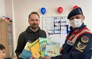 Jandarmadan otizmli çocuklara sürpriz