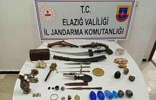Jandarmadan tarihi eser operasyonu: 102 obje ele geçirildi