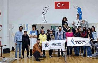 Judo teknikleri duvarlara resmedildi