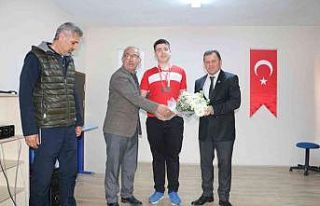 Kabakcı, öğrenciler ile buluştu