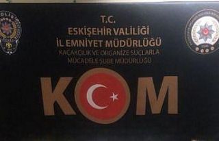Kaçak tütün ve sigara operasyonunda 8 kişi yakalandı