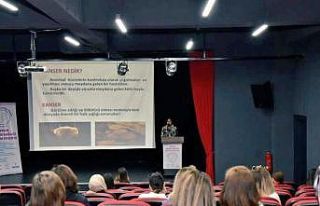 Kadın Sağlığı Eğitim Projesi Efelerli öğrenci...