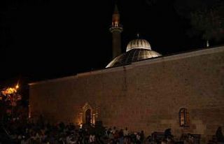 Kadir gecesinde Adana’da yağmur duası da yapıldı