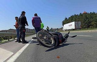 Kamyonet ile çarpışan motosiklet sürücüsü yaralandı