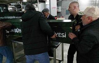 Kanser hastası kadın, babasını uykusunda baltayla...