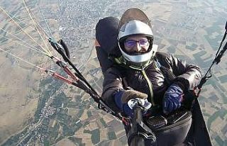 Karada başlayan uçuş, 83 kilometre sonra deniz...