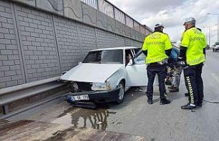 Karayolunda direksiyon hâkimiyetini kaybeden sürücü...