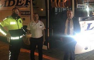 Kargı’da polis yolcu otobüslerini denetledi