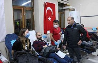 Kars’ta polisler kan bağışında bulundu