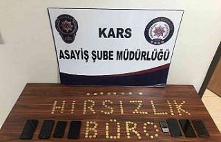Kars’ta tarihi altınları soba bacasında sakladılar