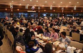 Kartepe’de çocuklar iftar sofrasında buluştu