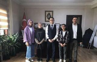Kaymakam Nasır dereceye giren öğrencileri ağırladı