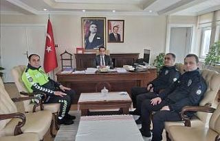 Kaymakam Uyar polis teşkilatını kutladı