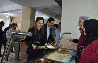 Kaymakam Yıldırım öğrencilerle iftarda bir araya...