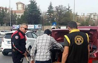 Kayseri polisi oto hırsızlığını önlemek için...
